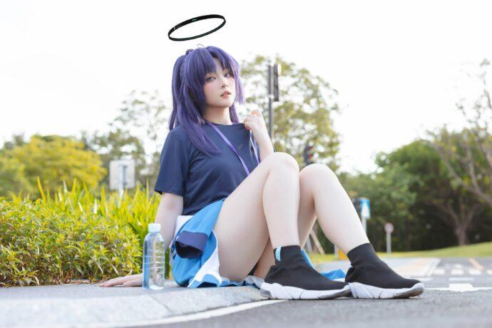 屿鱼Yukako早濑优香COS：演绎健身少女的理性与青春魅力