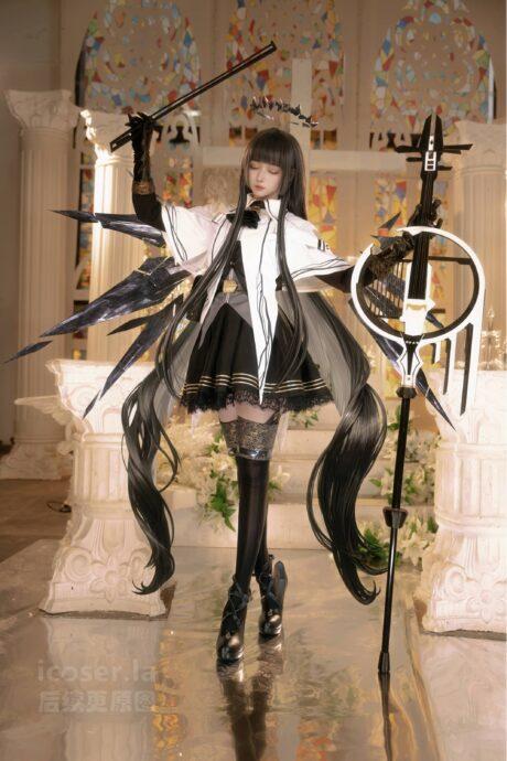 明日方舟阿尔图罗COS：羽生三未带来神秘与优雅的完美交响