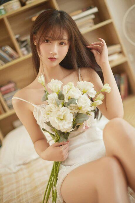 温柔治愈与性感并存：羽生三未COS与日系睡裙的完美邂逅