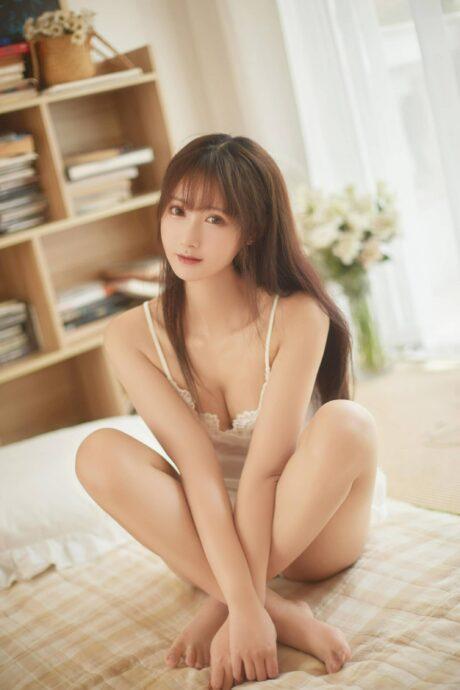 温柔治愈与性感并存：羽生三未COS与日系睡裙的完美邂逅