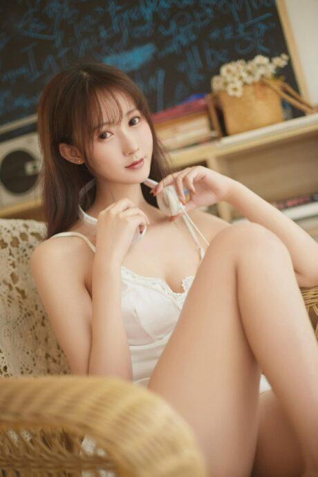 温柔治愈与性感并存：羽生三未COS与日系睡裙的完美邂逅