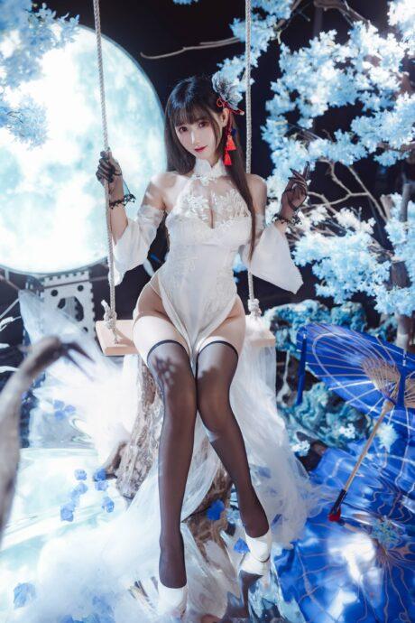碧蓝航线·羽生三未逸仙COS：东方优雅与现代性感的融合