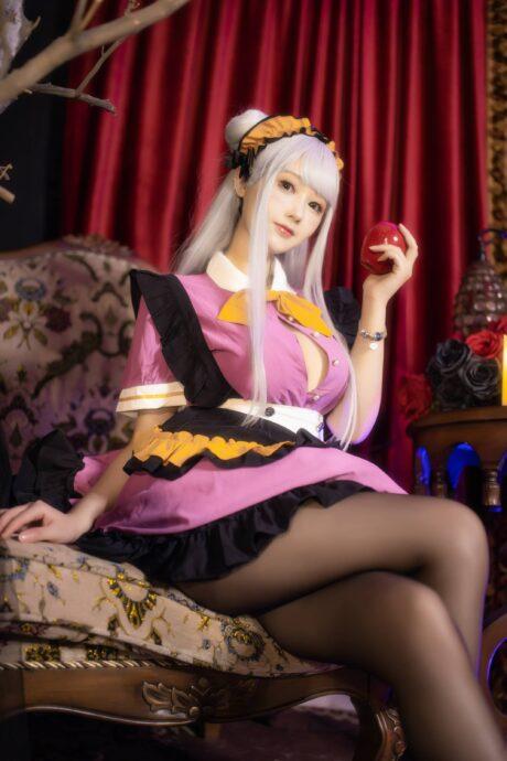 羽生三未万圣节原创COS：演绎甜美与神秘交织的魔法女仆