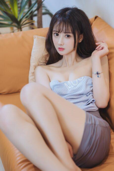 羽生三未吉他妹妹COS：演绎温柔与酷感并存的摇滚魅力