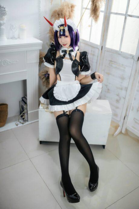 羽生三未女仆COS：完美演绎FGO酒吞童子性感的鬼之魅惑