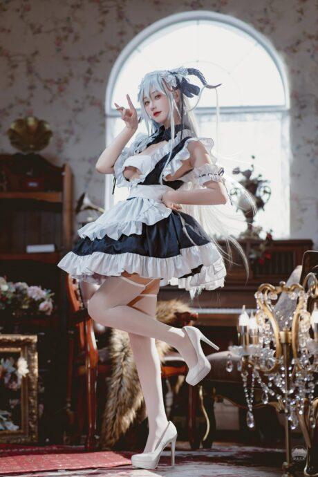 羽生三未女仆版欧根亲王COS：魅力引爆碧蓝航线粉丝热潮