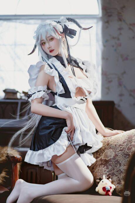 羽生三未女仆版欧根亲王COS：魅力引爆碧蓝航线粉丝热潮