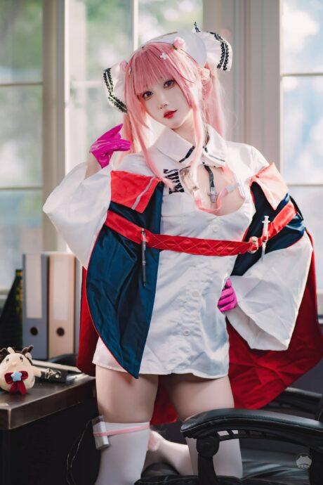 羽生三未护士英仙座COS：演绎碧蓝航线魅力四射的轻航舰娘