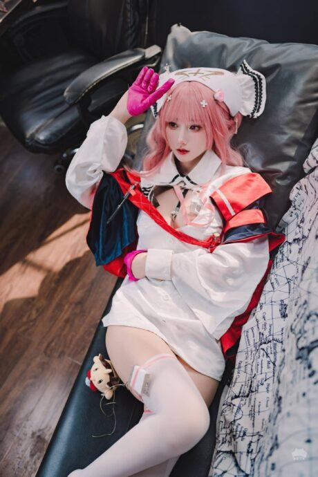 羽生三未护士英仙座COS：演绎碧蓝航线魅力四射的轻航舰娘