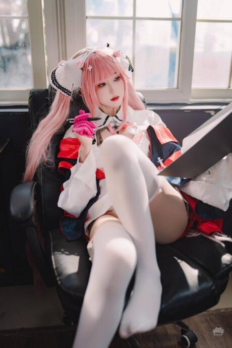 羽生三未护士英仙座COS：演绎碧蓝航线魅力四射的轻航舰娘