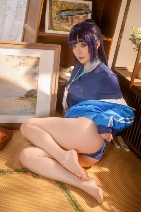 蔚蓝档案星之迟迟COS：体操服版早濑优香尽显校园少女气息