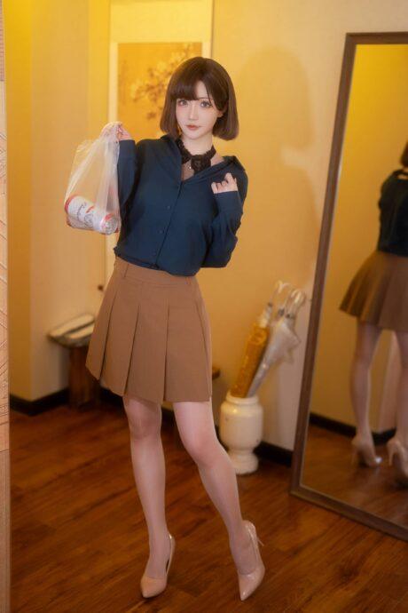 邻居姐姐的温馨问候：星之迟迟带来原创cos热心的邻居姐姐