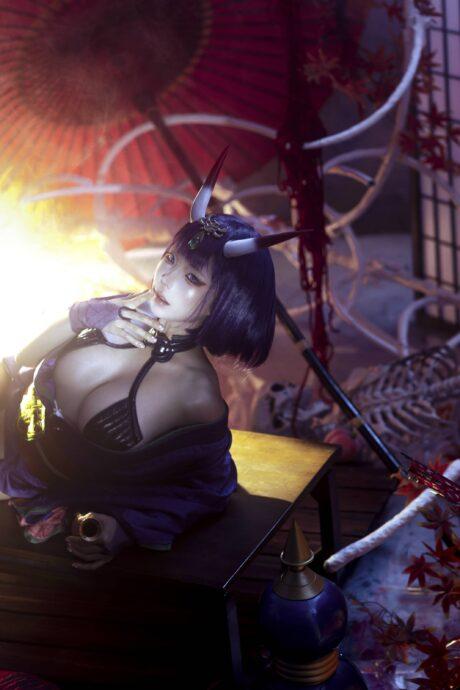 酒吞童子妖艳再现：蠢沫沫COS完美诠释FGO中的鬼王魅力