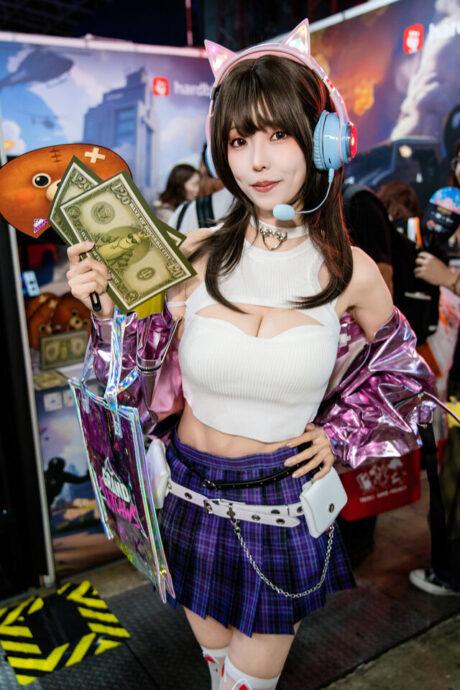 从硬核到治愈：ElyEE子以萌系风格cos成东京电玩展TGS焦点