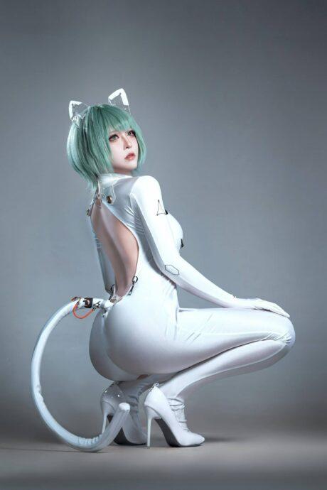 半半子碧蓝航线纳希莫夫COS：冷酷与魅力并存的指挥官再现