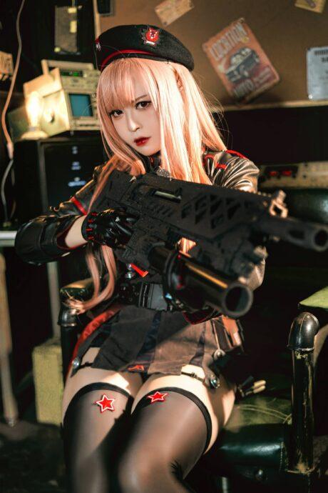 战场老兵的沉稳风采：BANBANKO半半子拉毗COS的精彩表现