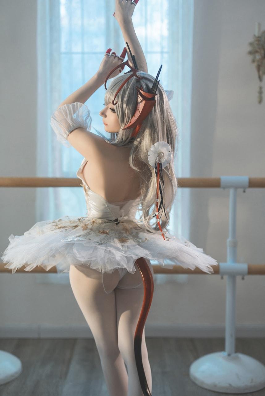 是三不是世w – 明日方舟-W芭蕾