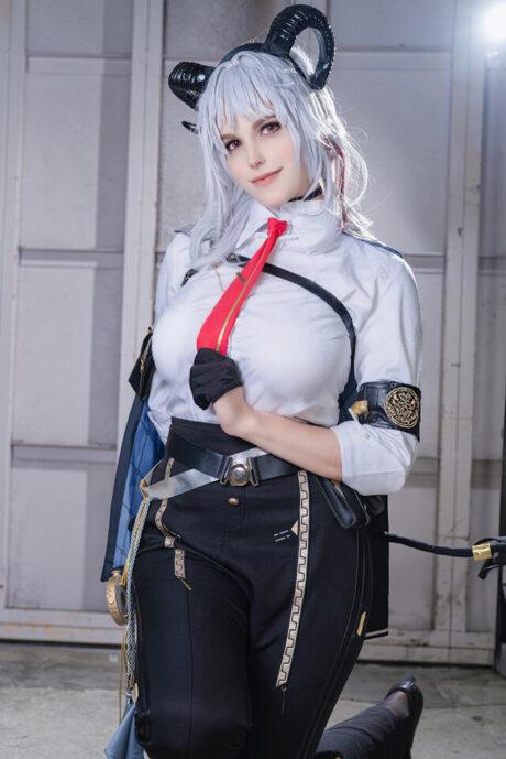 力量与魅力：Netochka鸣潮赞妮COS在池袋万圣节掀起热潮