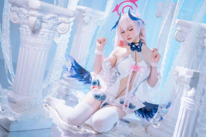 反差感的完美体现：星之迟迟高还原度COS下江小春之魅力