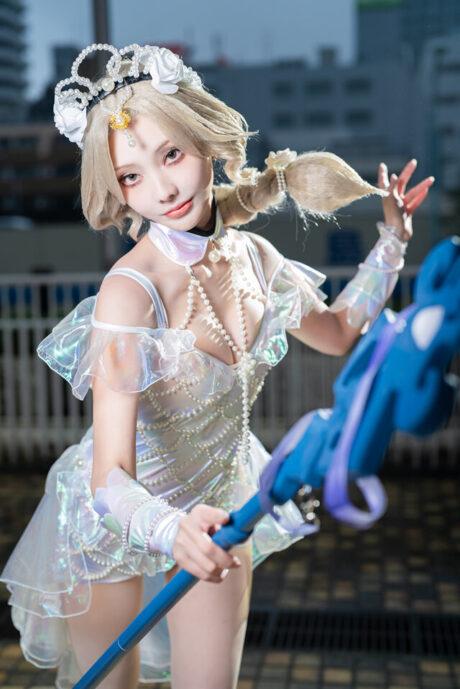 第五人格悲剧之美：酒窝Ekubo格蕾丝cos惊艳亮相池袋万圣节