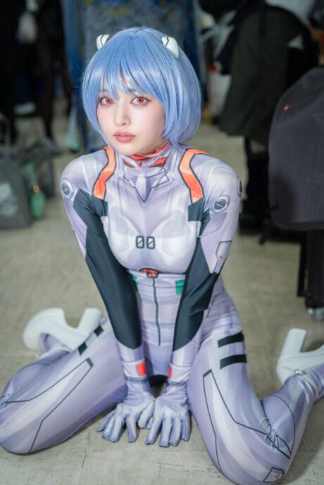 绫波丽魅力再现：高島江梨奈闪耀2025池袋万圣节Cosplay节