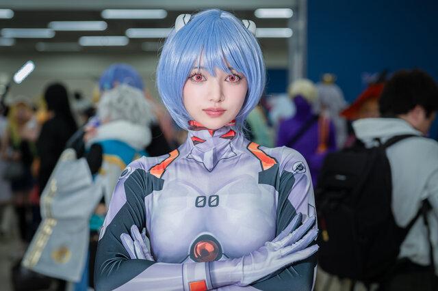 绫波丽魅力再现：高島江梨奈闪耀2025池袋万圣节Cosplay节