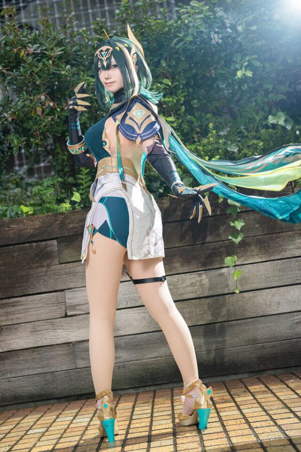 《原神》绿影流光之间：Meru月城COS奈芙尔的优雅战斗气质