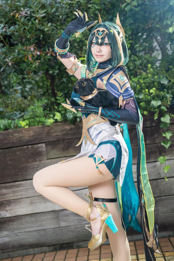 《原神》绿影流光之间：Meru月城COS奈芙尔的优雅战斗气质