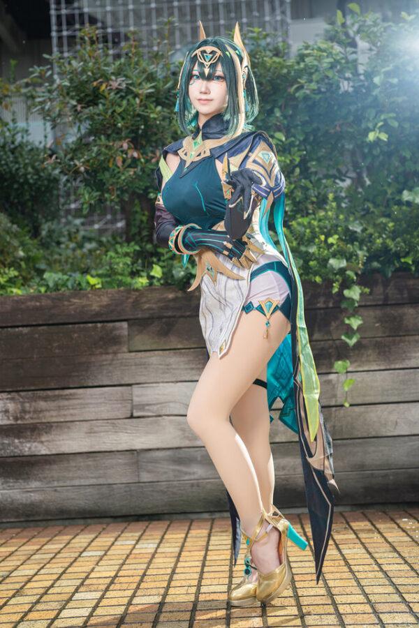 《原神》绿影流光之间：Meru月城COS奈芙尔的优雅战斗气质