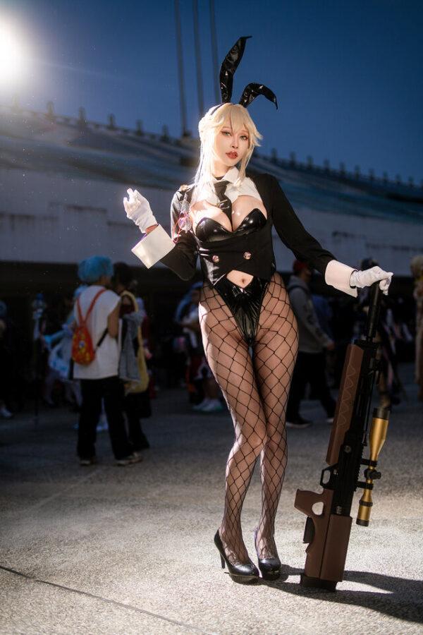 兔女郎特工上线！餓小璇miu演绎胜利女神爱德高完成度COS