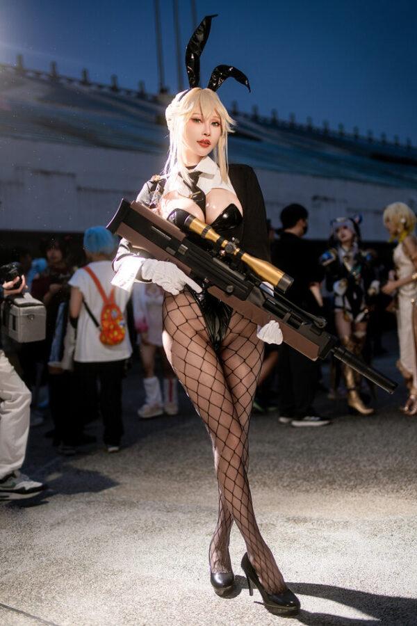兔女郎特工上线！餓小璇miu演绎胜利女神爱德高完成度COS