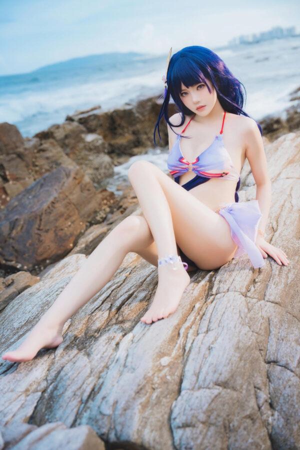 桜桃喵泳装雷电将军cos作品赏析|海岸之上永恒也有夏日形态