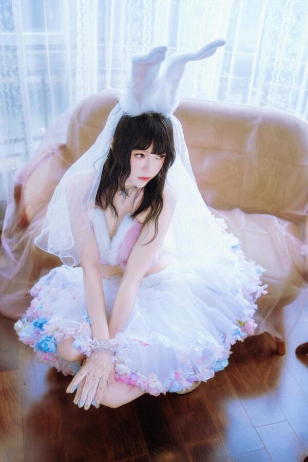 桜桃喵花嫁兔cos视觉叙事|在柔光与轻纱之间，她是梦境本身