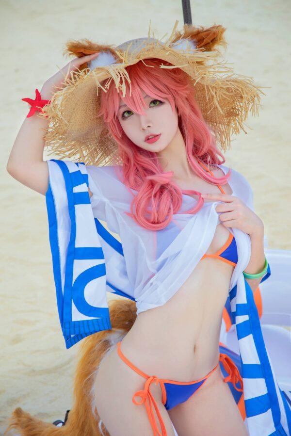 FGO海风下的贤妻狐：yuuhui玉汇COS泳装玉藻前的夏日魅力