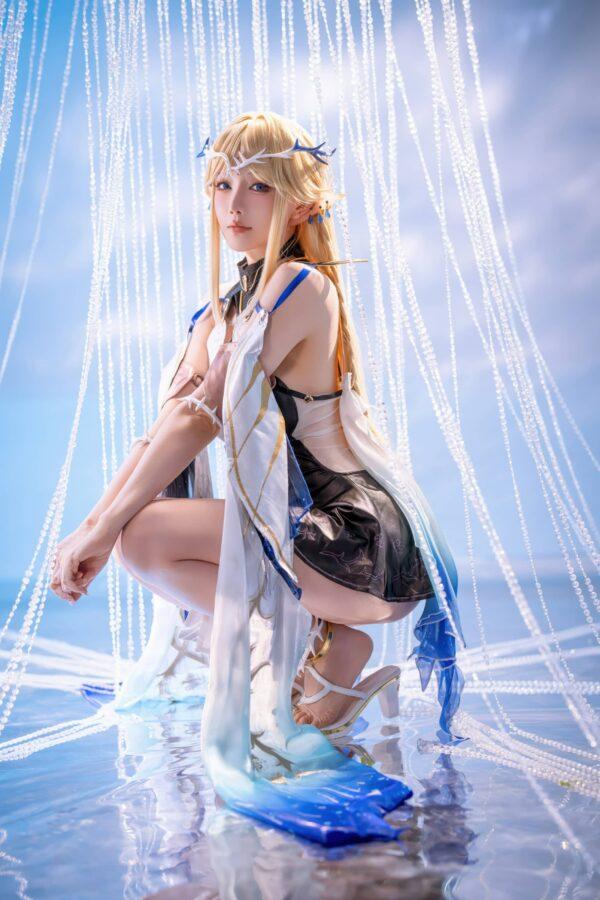 光影与姿态下的美学：星之迟迟cso演绎卡提希娅的优雅与灵动