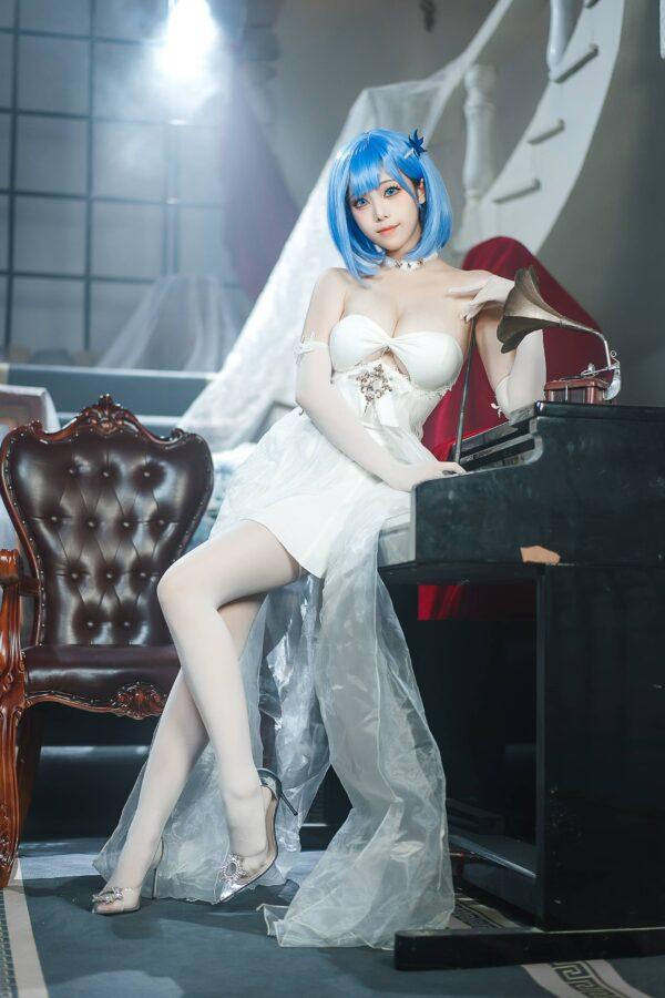 白与蓝的指挥诗｜蜜汁猫裘恰巴耶夫COS演绎白骑兵的旋律