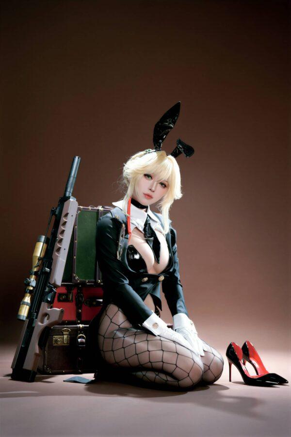 BANBANKO半半子兔女郎COS：演绎爱德的冷静掌控感与优雅