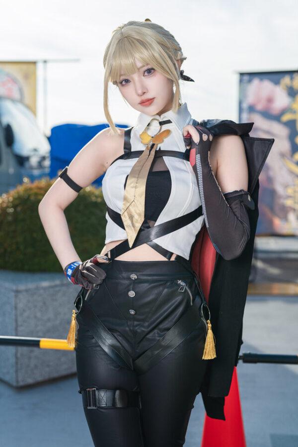 Comic Market现场直击：高島江梨奈伊芙琳cos为何惊艳全场