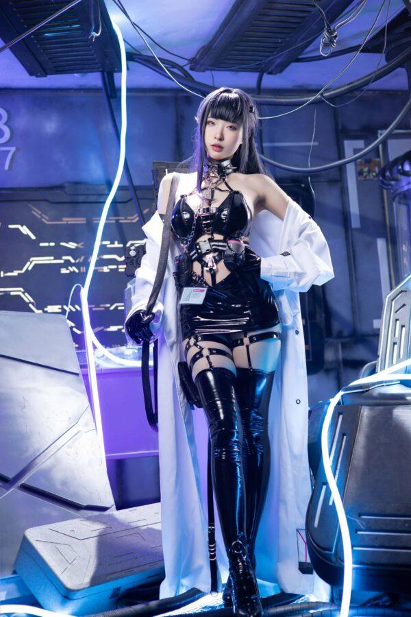 清水由乃米哈拉COS：胜利女神妮姬高还原危险冷艳气场拉满