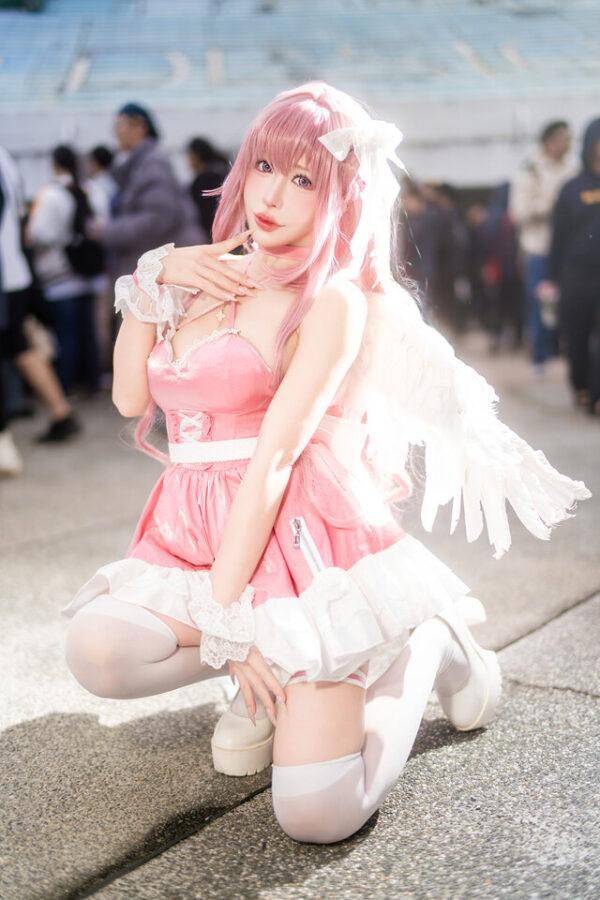 白田麻衣桃乐丝COS：胜利女神·妮姬的天使惊艳亮相FF现场