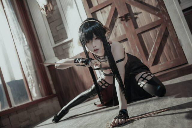 间谍过家家清水由乃COS：演绎冷感美人约尔的优雅与危险感