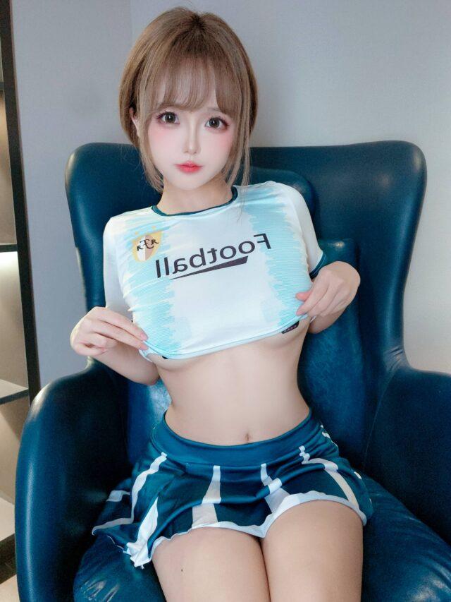 绿茵场边的灵动微光：日奈娇足球宝贝COS既治愈又灵动娇俏