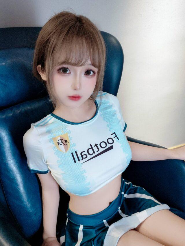 绿茵场边的灵动微光：日奈娇足球宝贝COS既治愈又灵动娇俏
