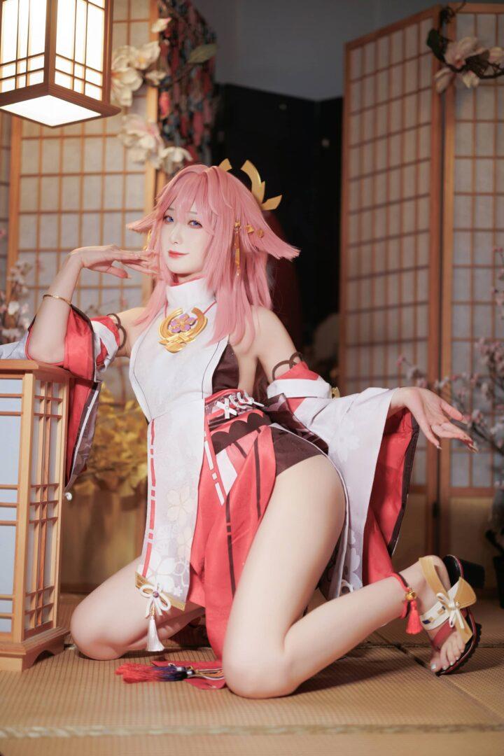 浮生狐影影寂鸣神：封疆疆v八重神子COS神性与妖性的交织