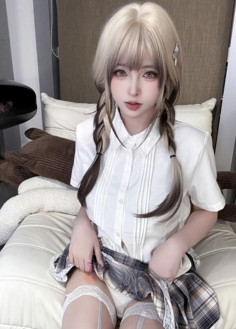 清水由乃 白衫碎影