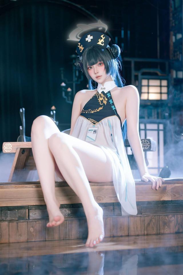 山海经会长的反差魅力！屿鱼Yukako妃咲COS冷艳制服天花板