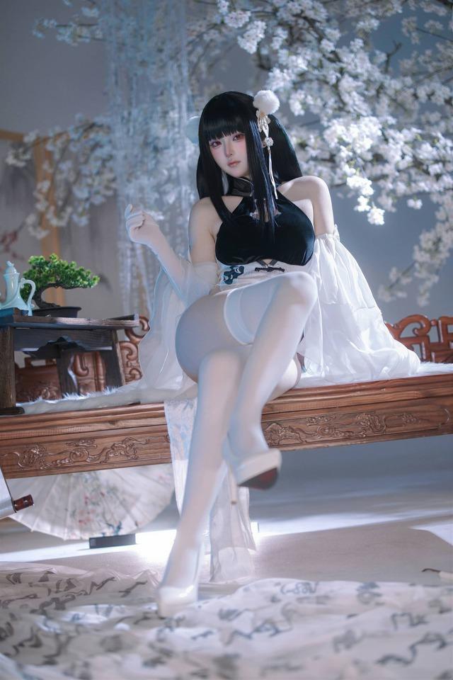 屿鱼Yukako碧蓝航线COS赏析：演绎史特拉塞的东方冷艳美学