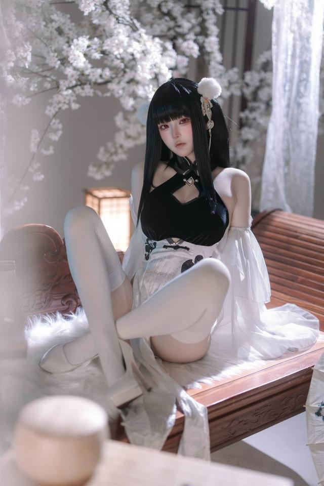 屿鱼Yukako碧蓝航线COS赏析：演绎史特拉塞的东方冷艳美学