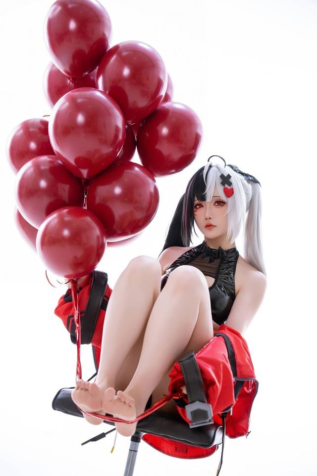 星之迟迟·安魂曲COS赏析：在黑红色调中重塑角色的神秘魅力