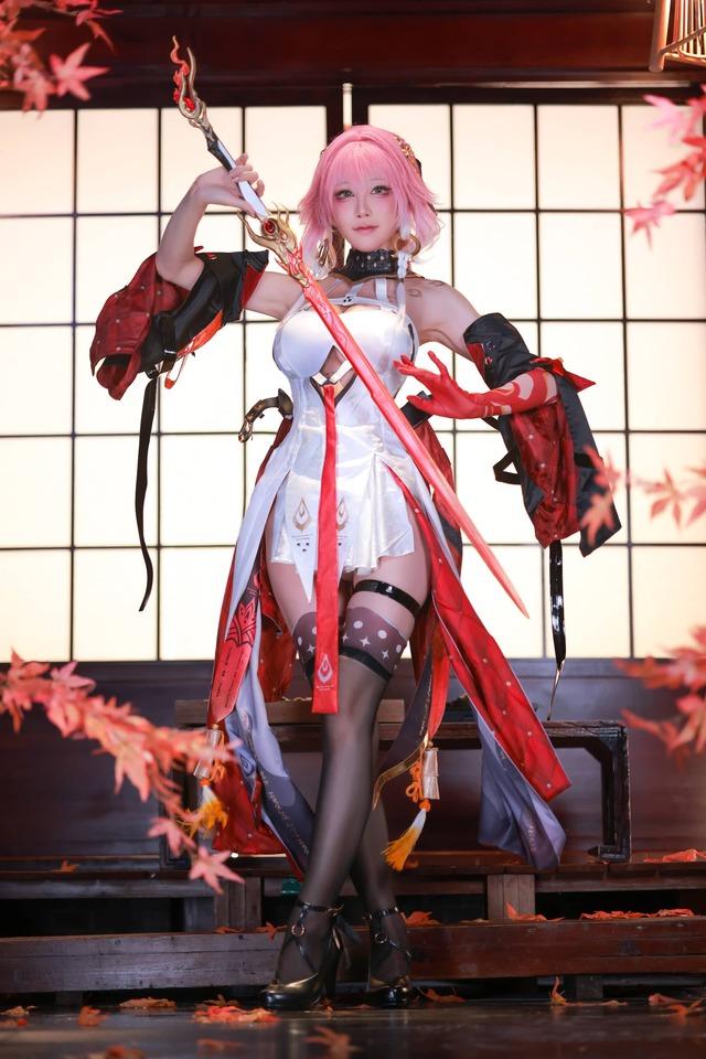 水淼aqua长离COS赏析｜鸣潮离火化凰，执棋定局的绝美演绎